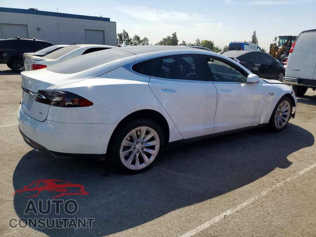 TESLA MODEL S 2015 - 5YJSA1E12FF115562