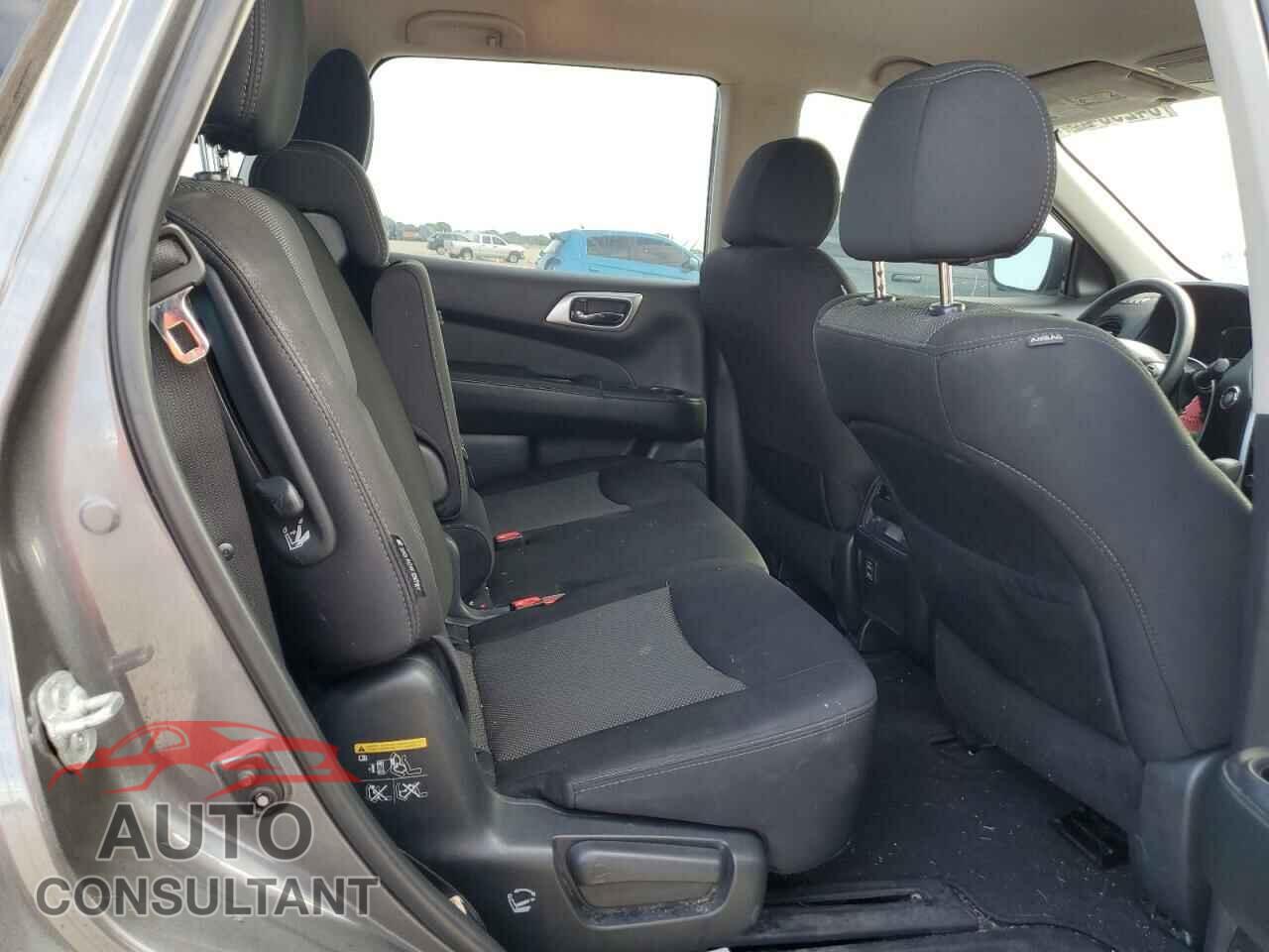 NISSAN PATHFINDER 2018 - 5N1DR2MN4JC657601