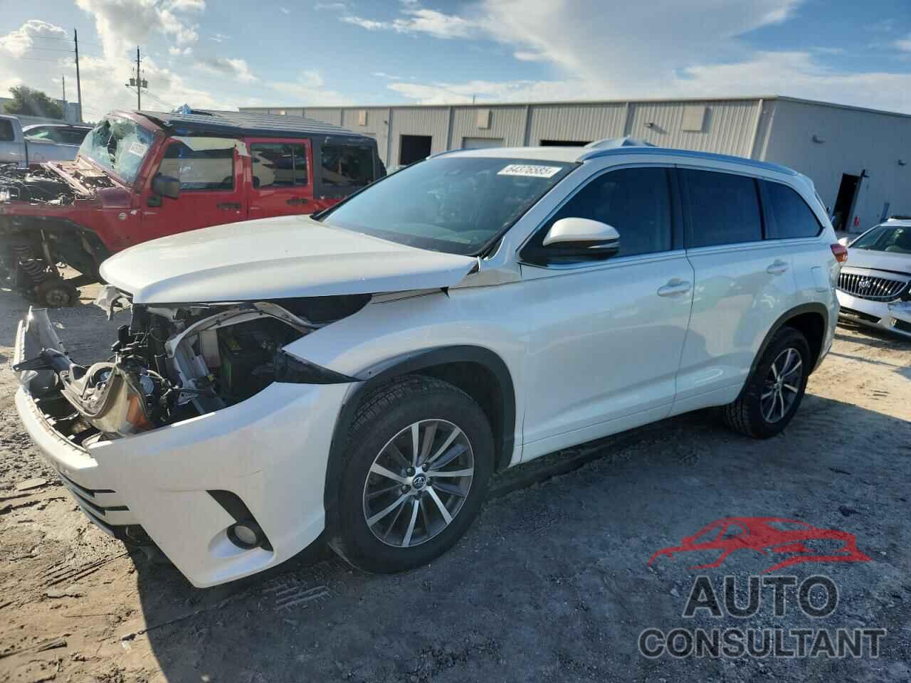 TOYOTA HIGHLANDER 2017 - 5TDKZRFHXHS520571