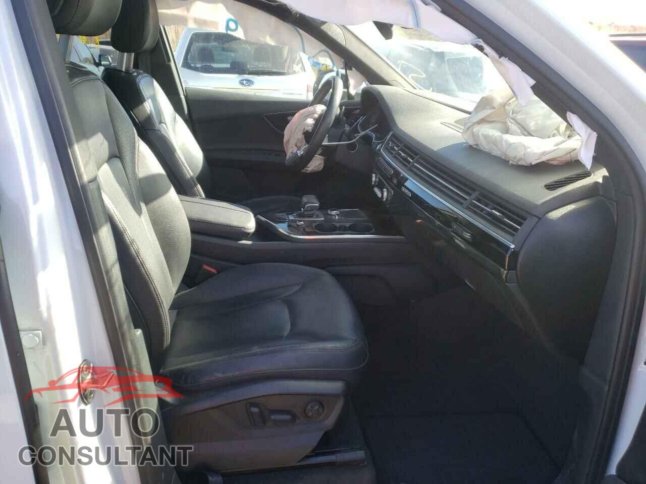 AUDI Q7 2018 - WA1VAAF73JD022172