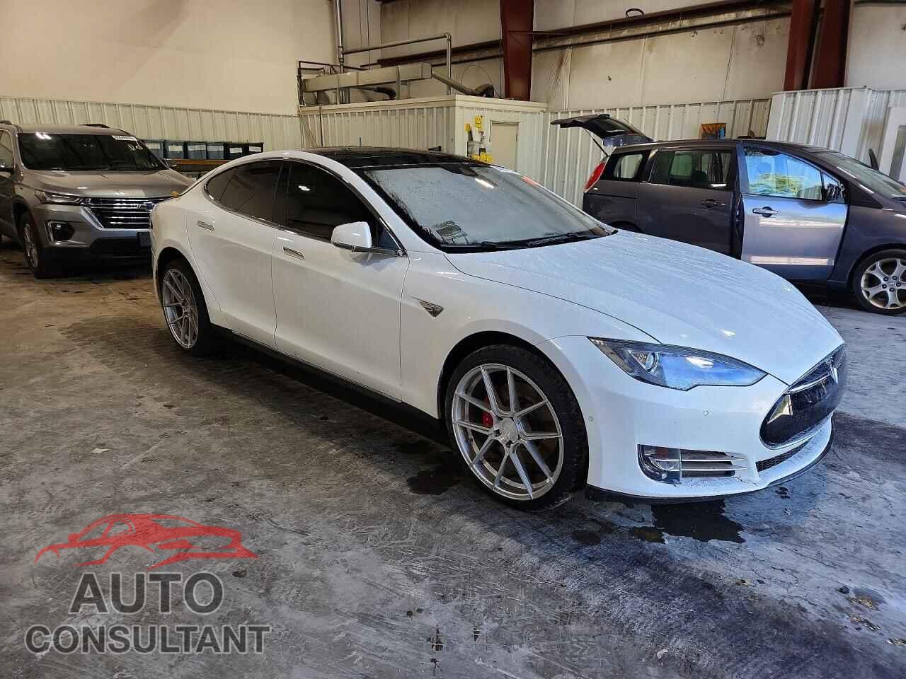 TESLA MODEL S 2016 - 5YJSA1E4XGF131505