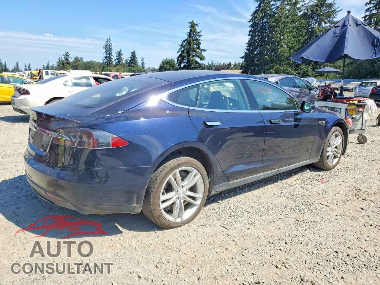 TESLA MODEL S 2013 - 5YJSA1CG5DFP03556