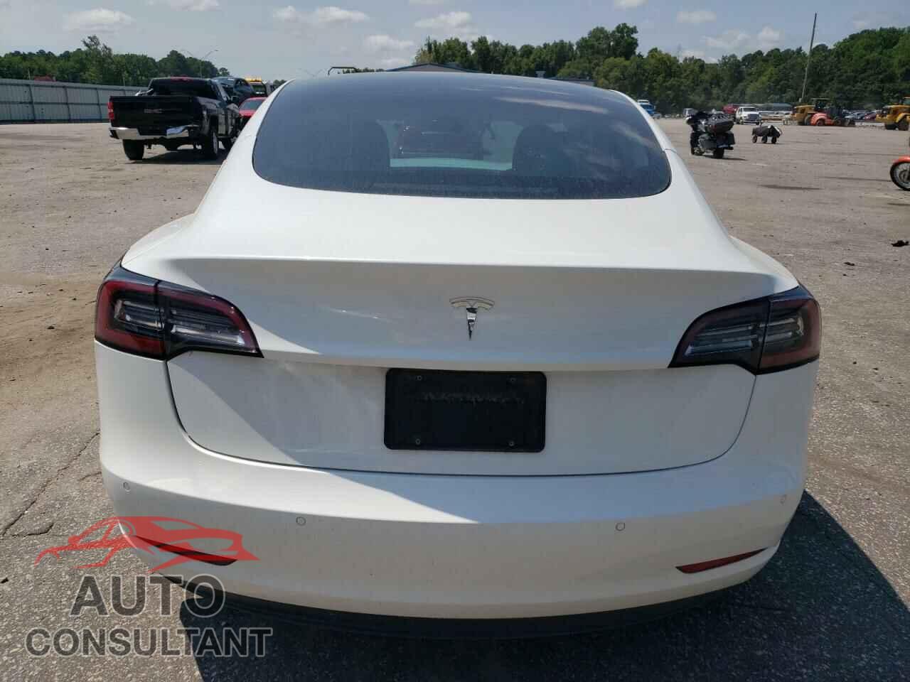TESLA MODEL 3 2021 - 5YJ3E1EA2MF851844