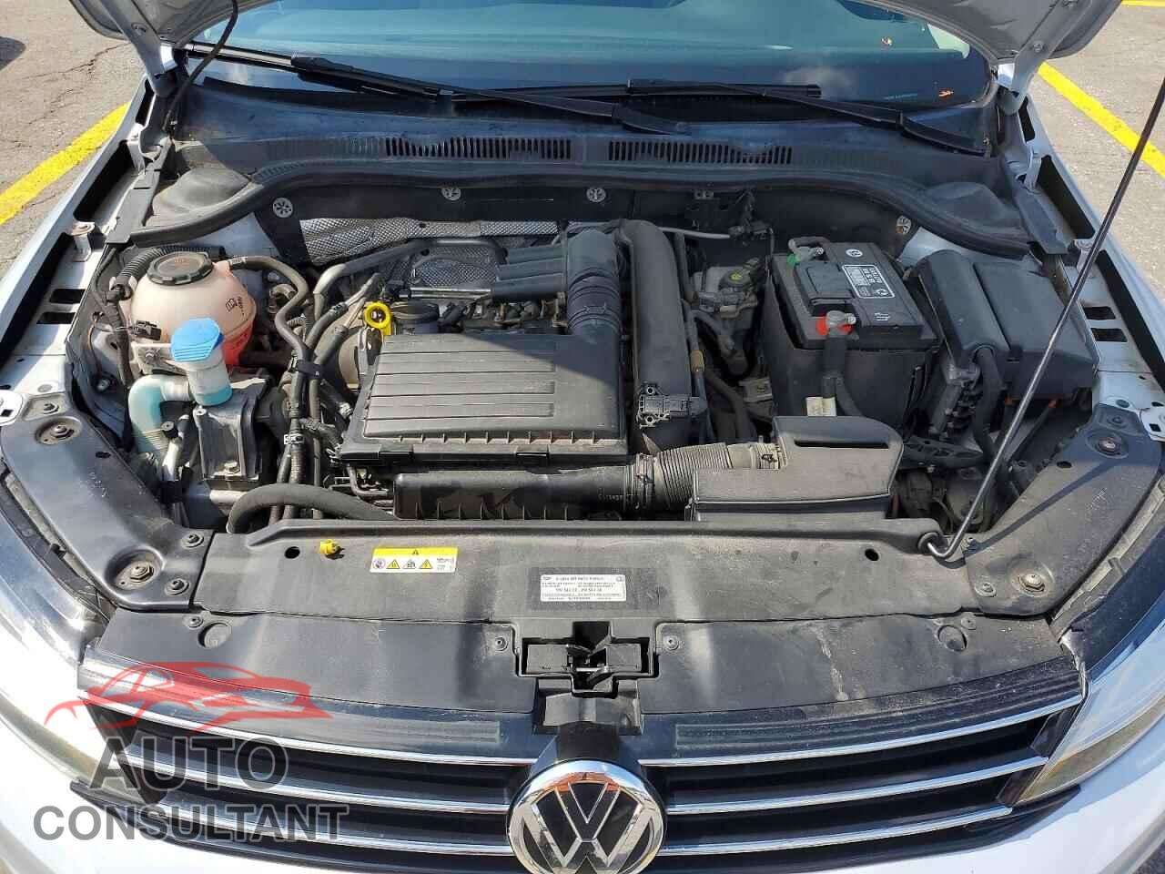 VOLKSWAGEN JETTA 2018 - 3VW2B7AJ9JM258564