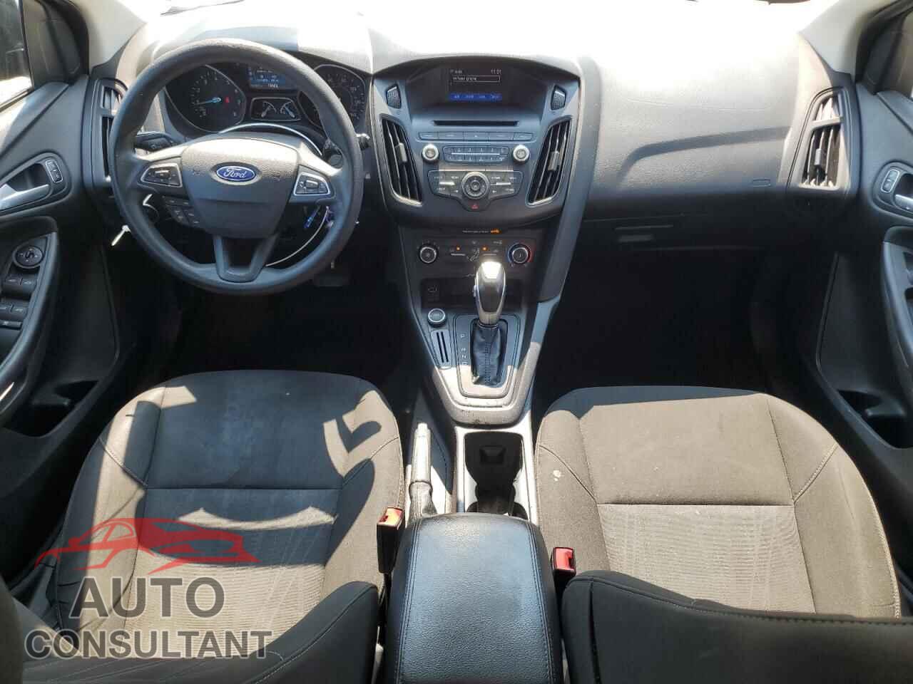 FORD FOCUS 2015 - 1FADP3K28FL303943