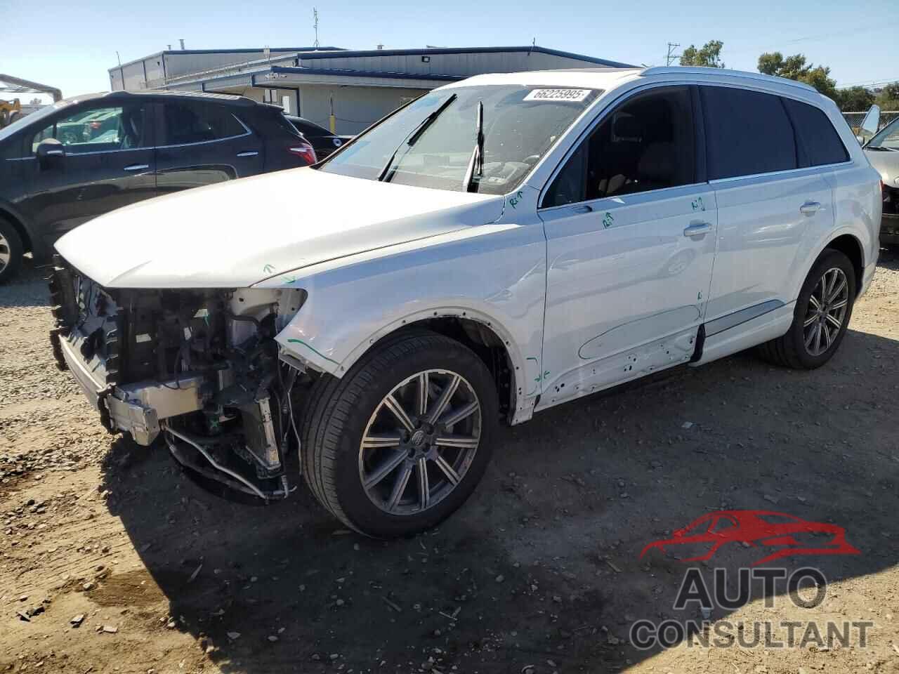 AUDI Q7 2018 - WA1LAAF73JD008019