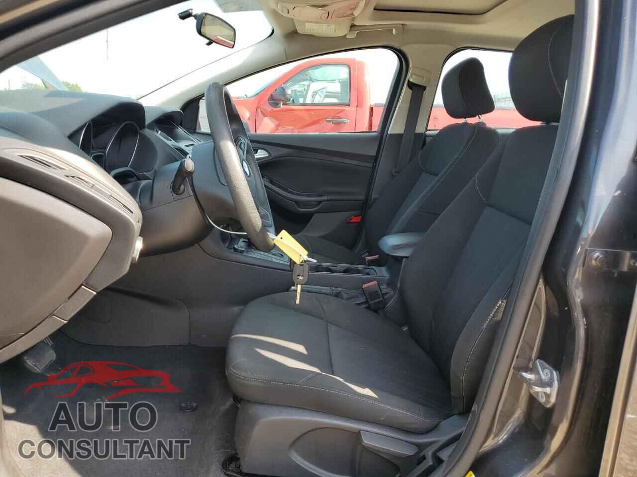FORD FOCUS 2015 - 1FADP3F23FL201539