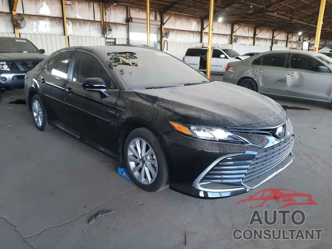 TOYOTA CAMRY 2021 - 4T1C11AK4MU458554