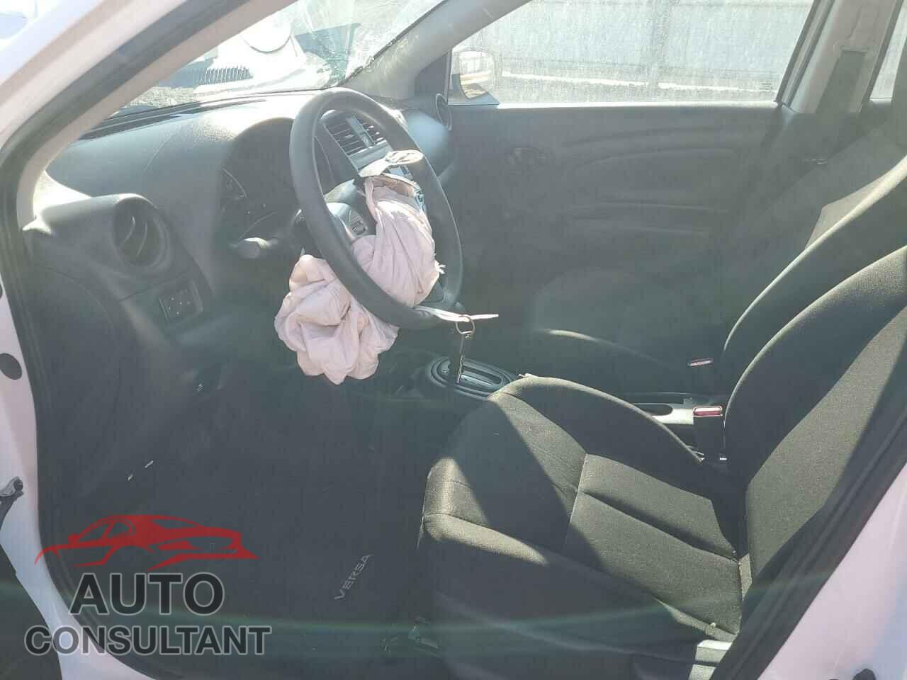 NISSAN VERSA 2017 - 3N1CN7AP3HL902095