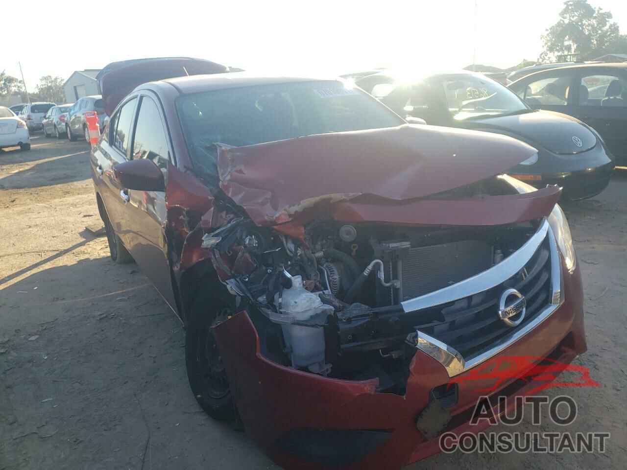 NISSAN VERSA 2018 - 3N1CN7AP5JK403567