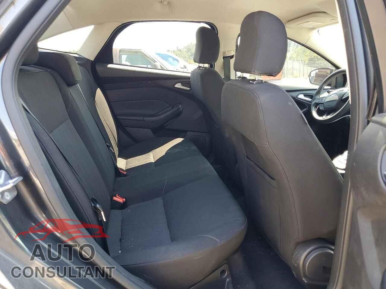FORD FOCUS 2017 - 1FADP3F25HL233069