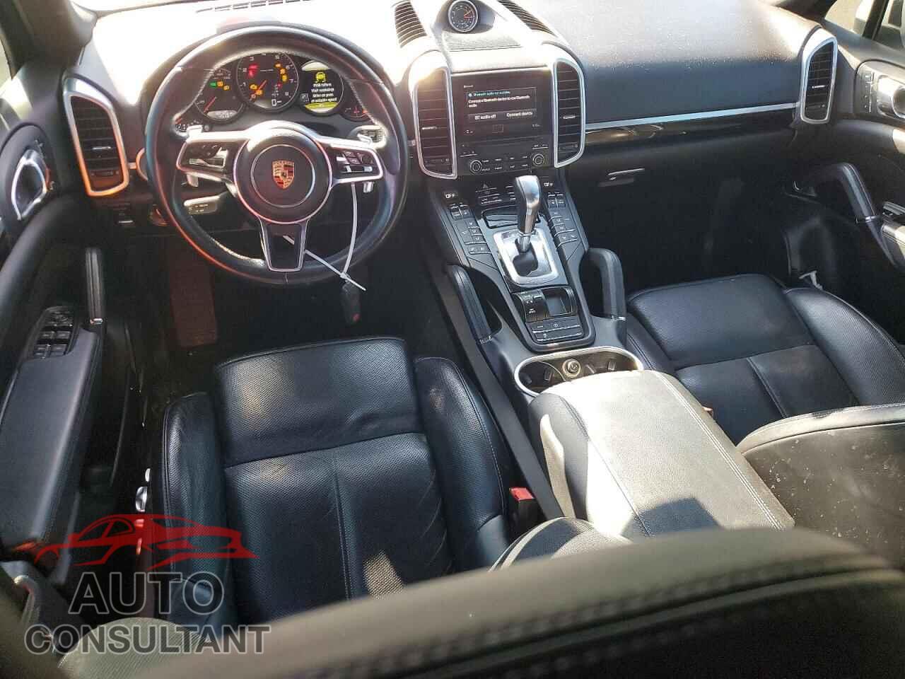 PORSCHE CAYENNE 2017 - WP1AA2A26HKA87933