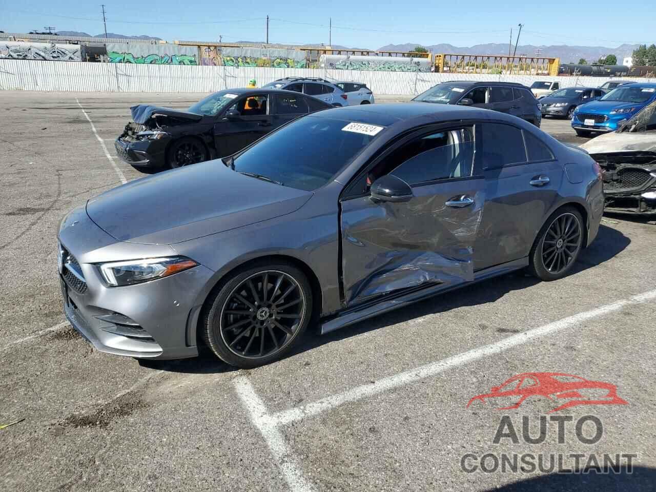 MERCEDES-BENZ A-CLASS 2019 - WDD3G4FB0KW015712