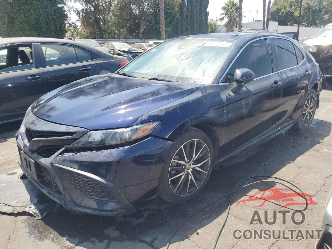 TOYOTA CAMRY 2021 - 4T1G11AK0MU560404