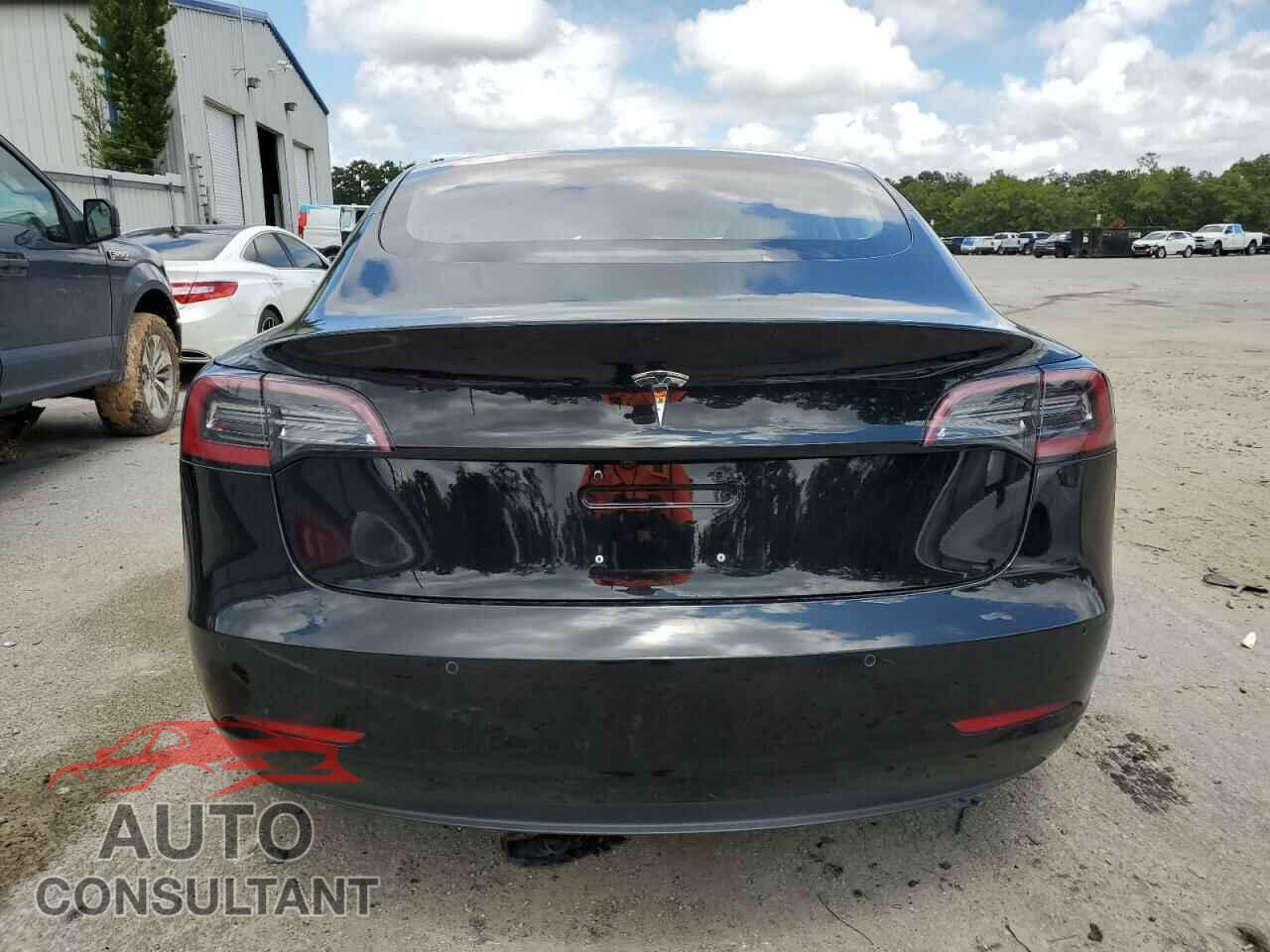 TESLA MODEL 3 2018 - 5YJ3E1EA5JF044293