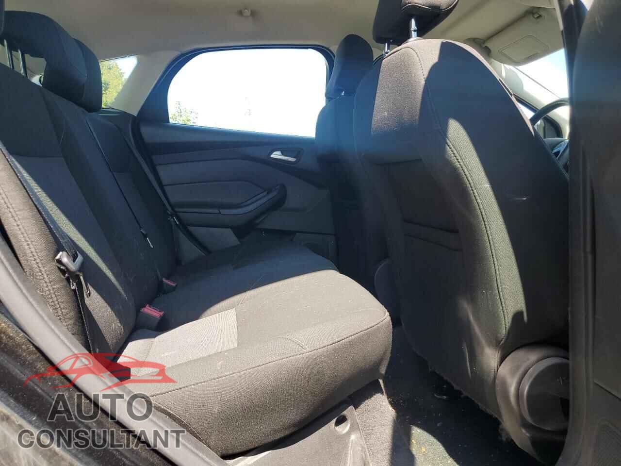 FORD FOCUS 2015 - 1FADP3K28FL359655