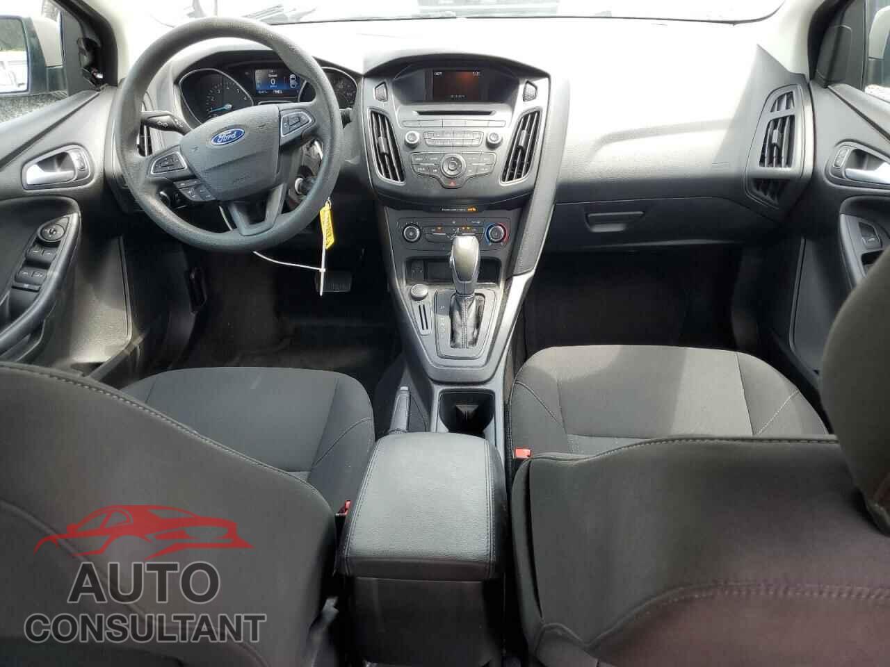 FORD FOCUS 2015 - 1FADP3F22FL366207