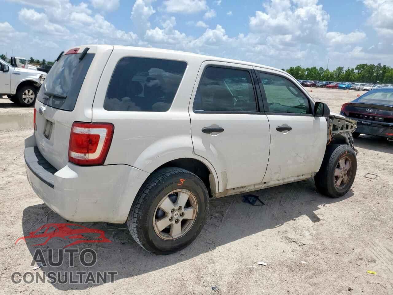 FORD ESCAPE 2011 - 1FMCU0C71BKB60871