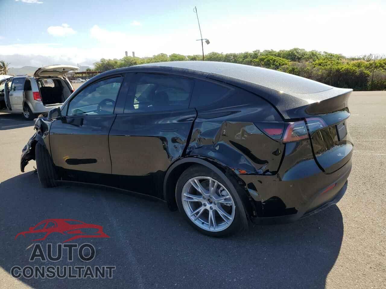 TESLA MODEL Y 2024 - 7SAYGDEE2RF004613