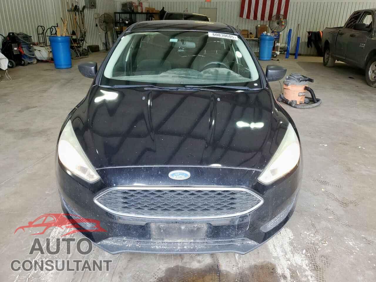 FORD FOCUS 2017 - 1FADP3E28HL244343