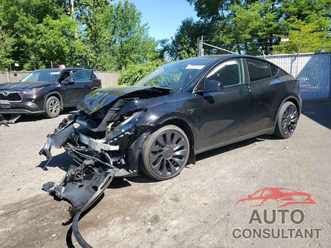 TESLA MODEL Y 2024 - 7SAYGDEF1RF061684