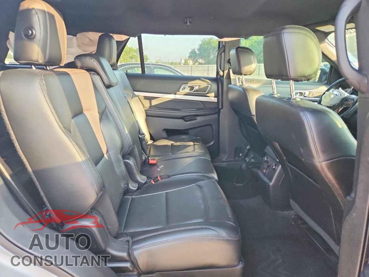 FORD EXPLORER 2017 - 1FM5K8D88HGA31302