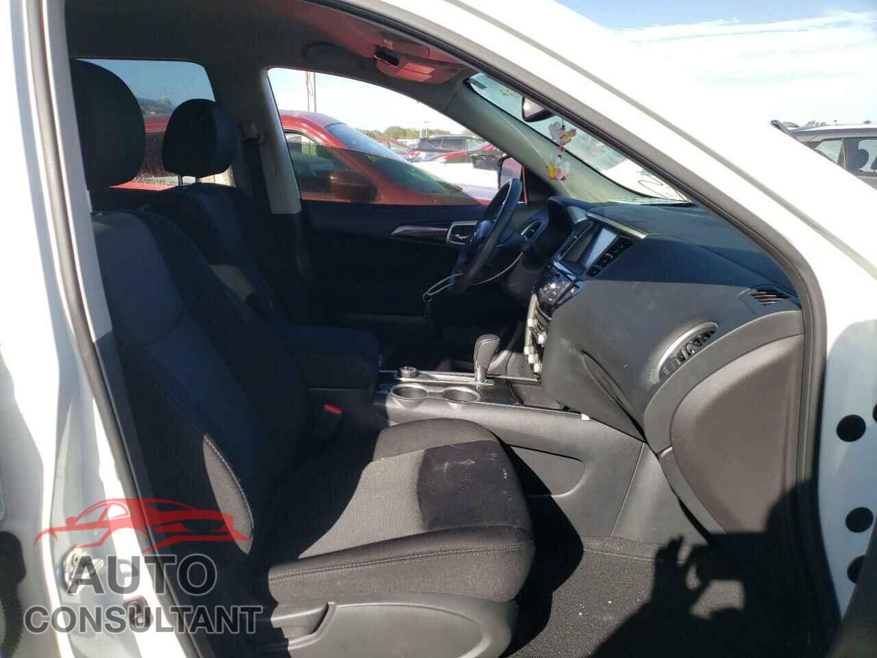 NISSAN PATHFINDER 2017 - 5N1DR2MM7HC656945