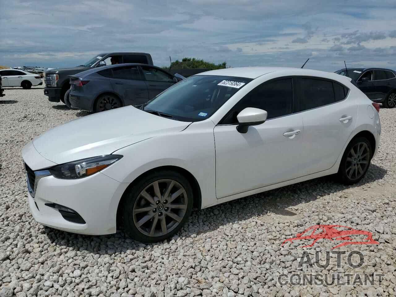 MAZDA 3 2018 - 3MZBN1L30JM193042