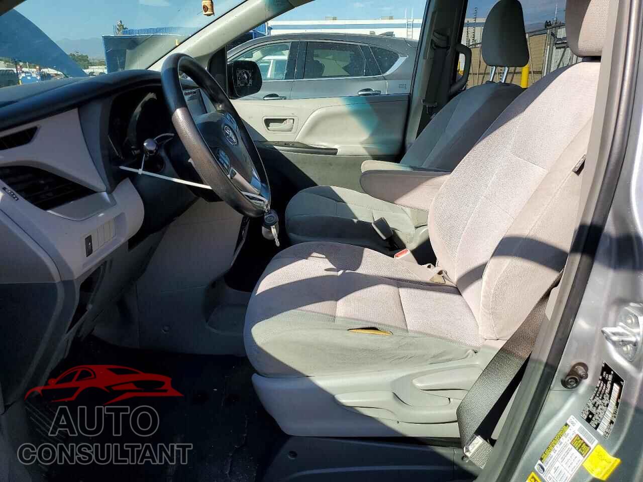TOYOTA SIENNA 2017 - 5TDZZ3DC9HS770225