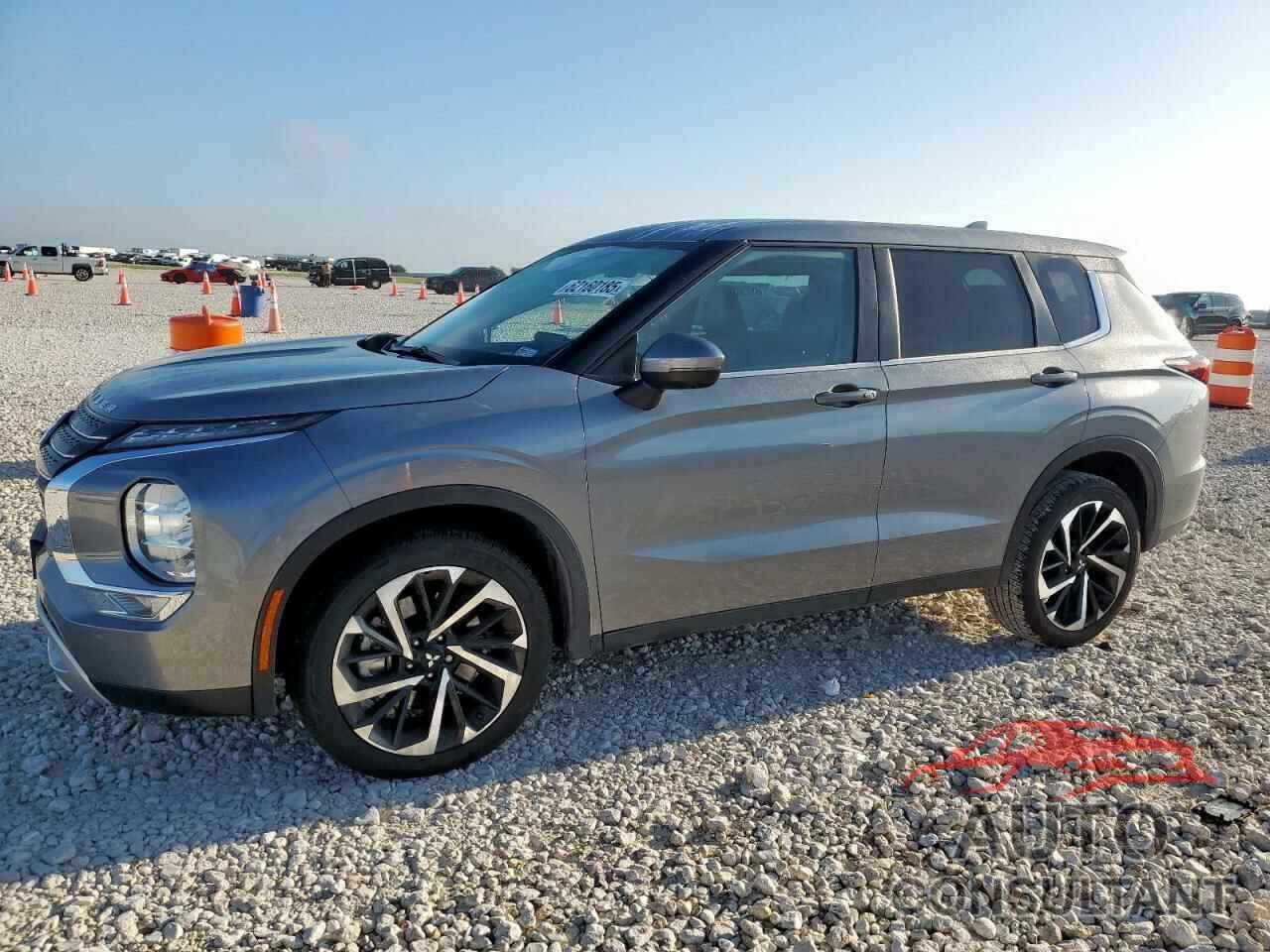 MITSUBISHI OUTLANDER 2022 - JA4J3UA8XNZ085739