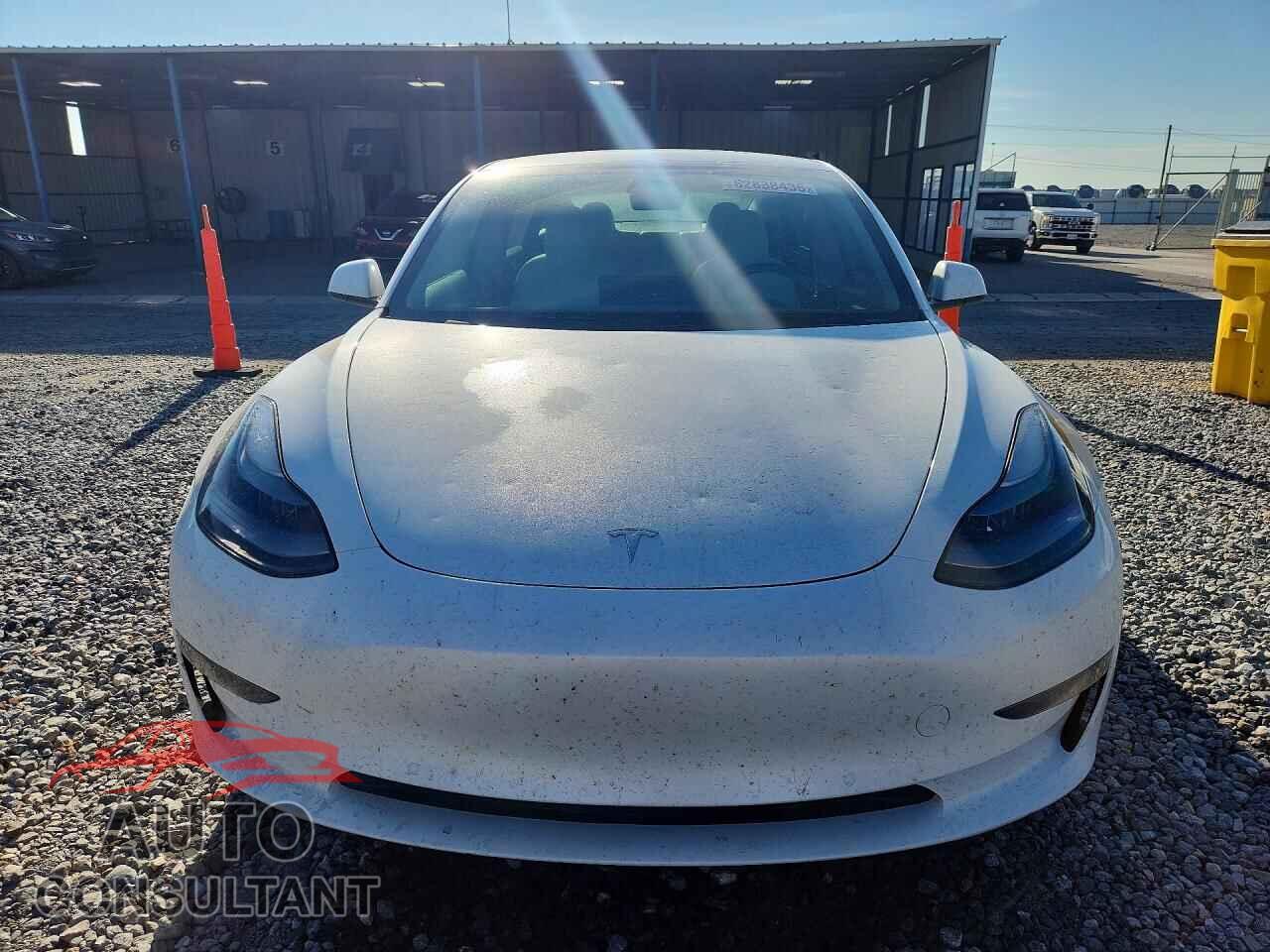 TESLA MODEL 3 2021 - 5YJ3E1EB3MF996710