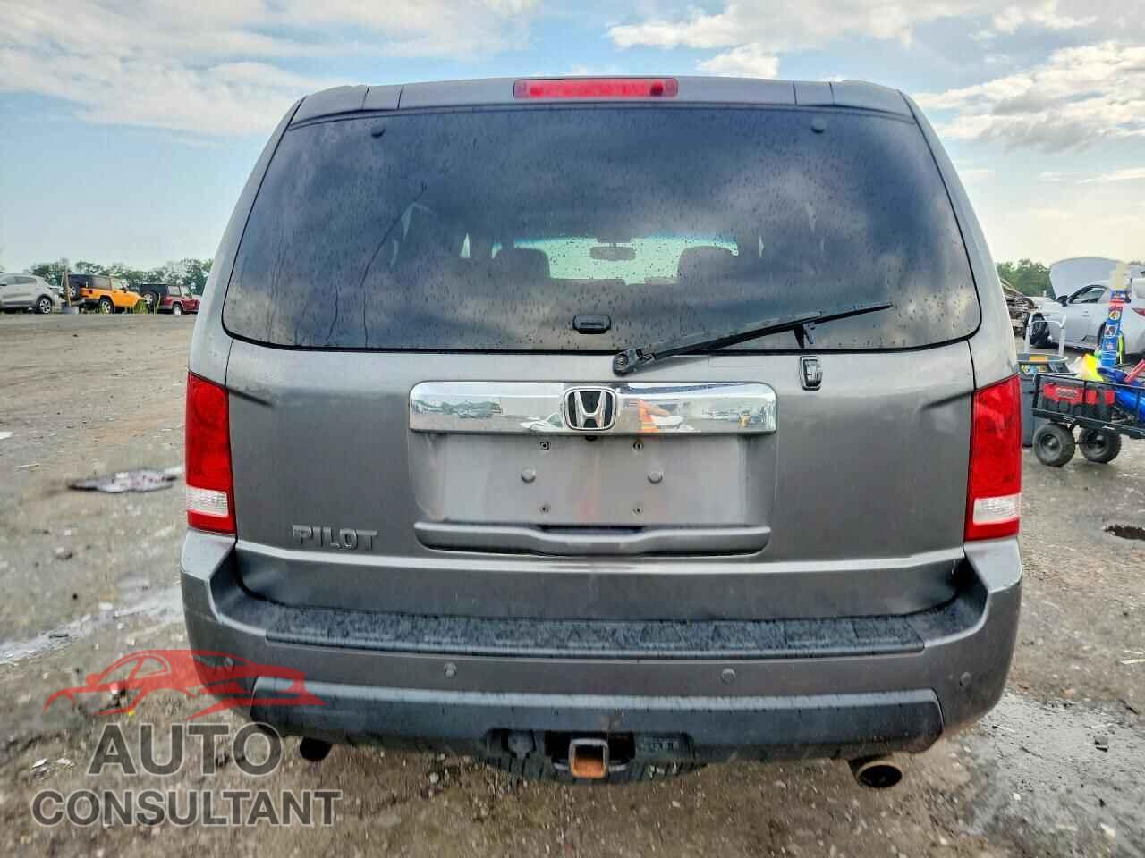 HONDA PILOT 2011 - 5FNYF4H91BB095474