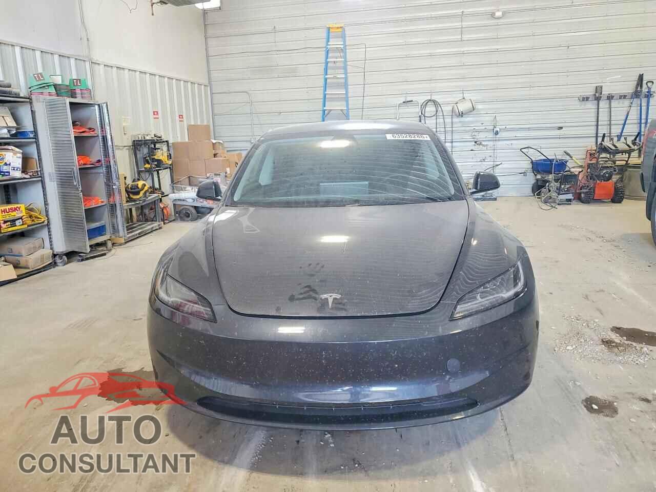 TESLA MODEL 3 2025 - 5YJ3E1EA1SF992837