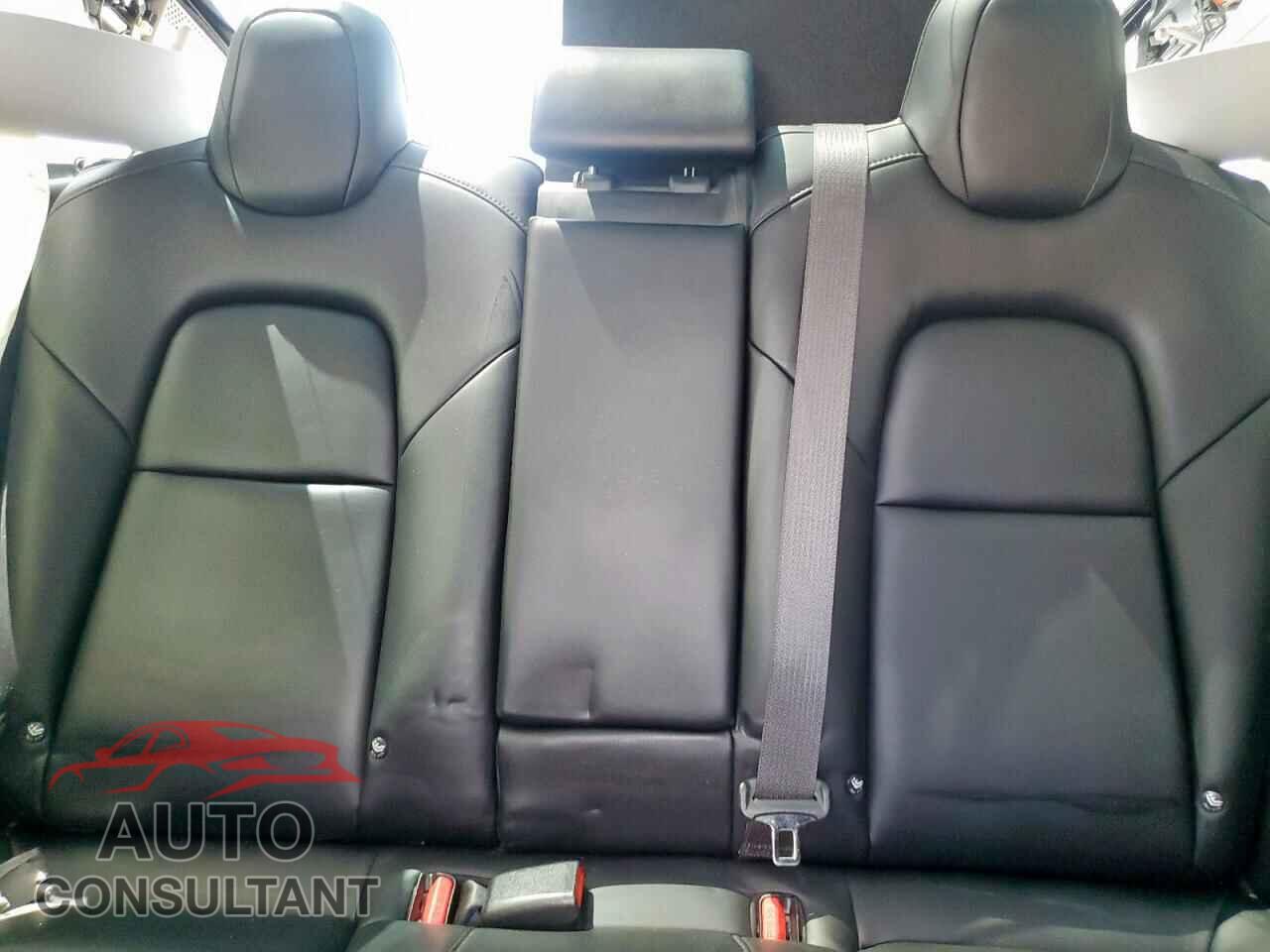 TESLA MODEL 3 2018 - 5YJ3E1EA1JF053377