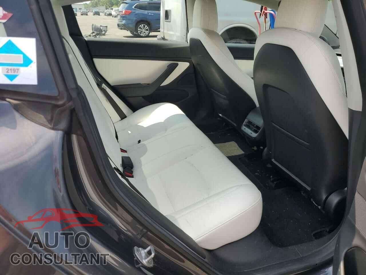 TESLA MODEL 3 2018 - 5YJ3E1EB3JF085594