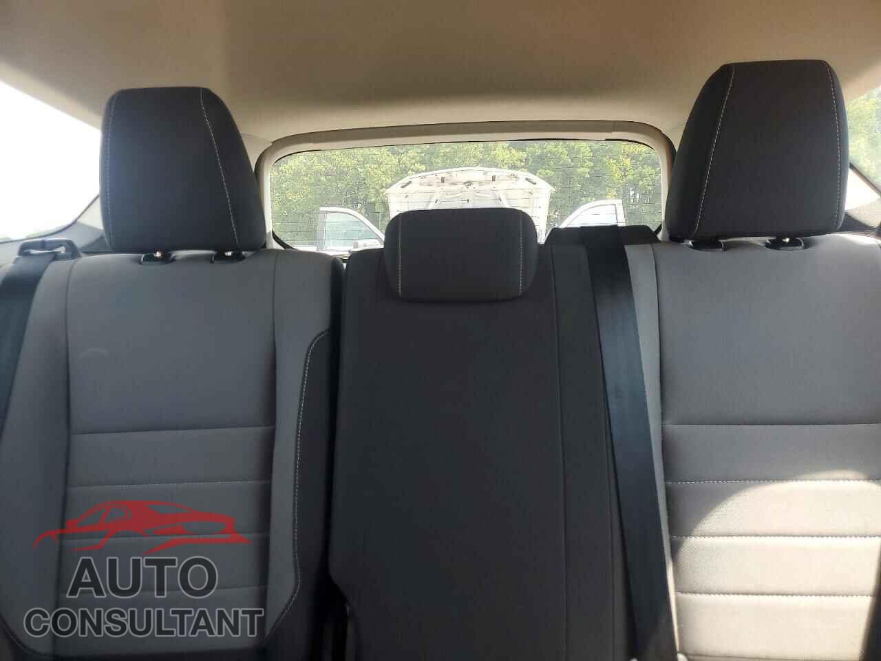 FORD ESCAPE 2018 - 1FMCU0F71JUA16106