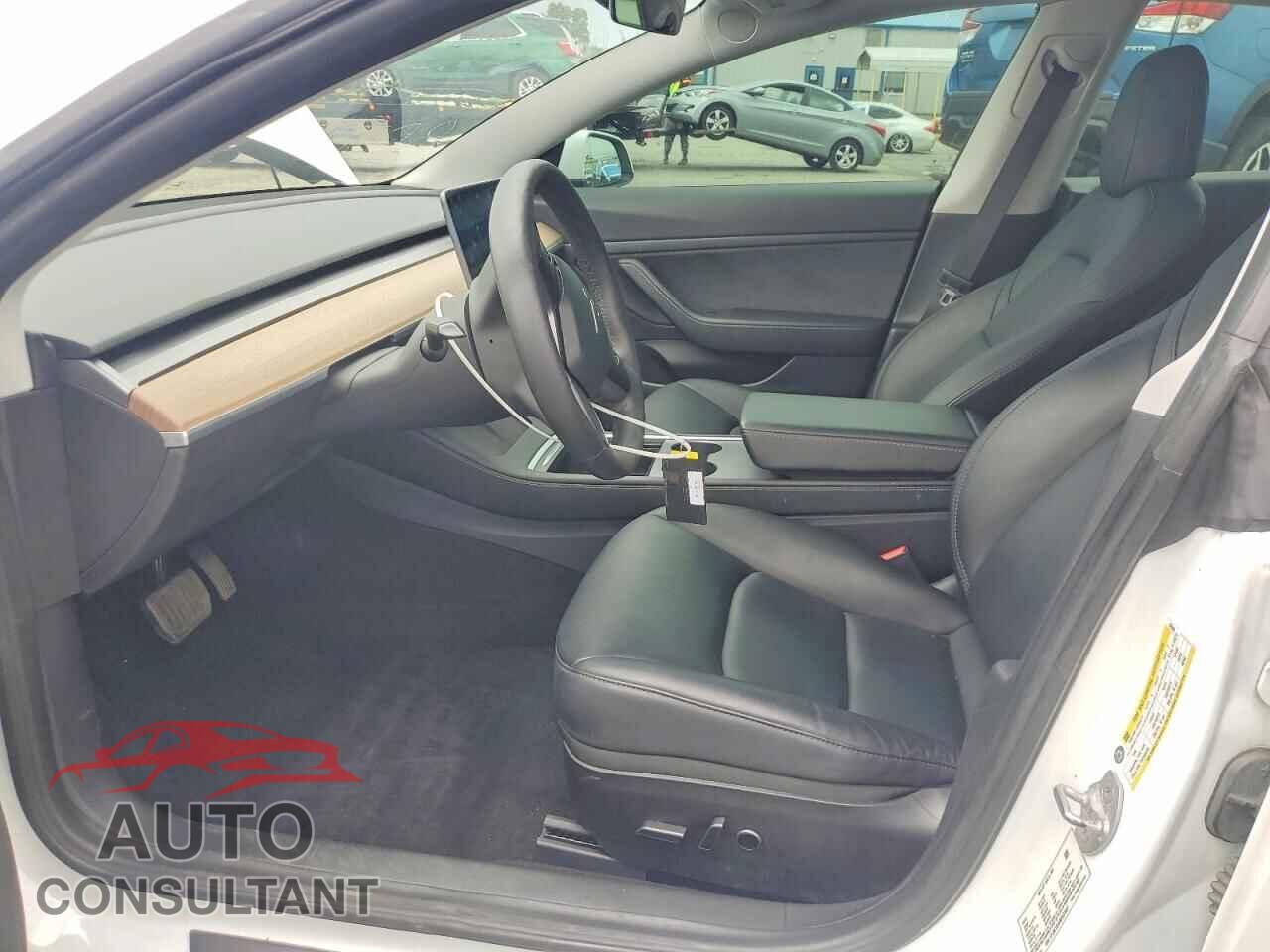 TESLA MODEL 3 2021 - 5YJ3E1EA4MF923451