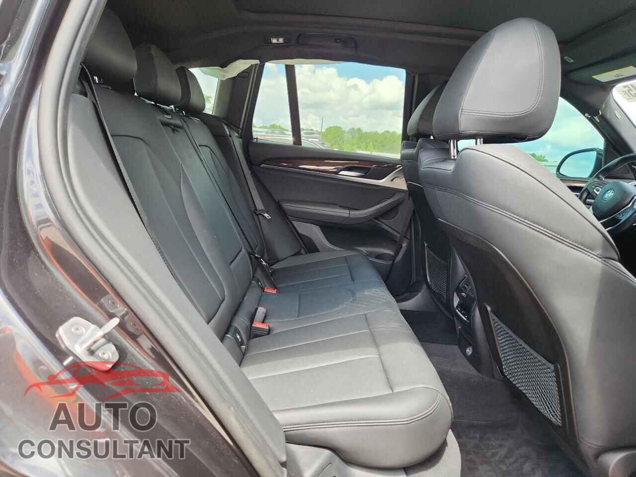 BMW X3 2018 - 5UXTR9C57JLD64948