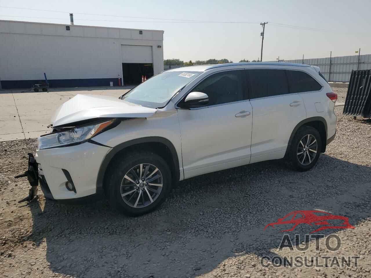 TOYOTA HIGHLANDER 2018 - 5TDJZRFH0JS815471