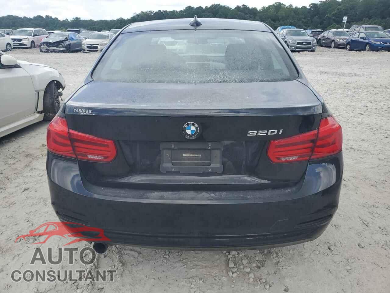 BMW 3 SERIES 2016 - WBA8E1G56GNU12218