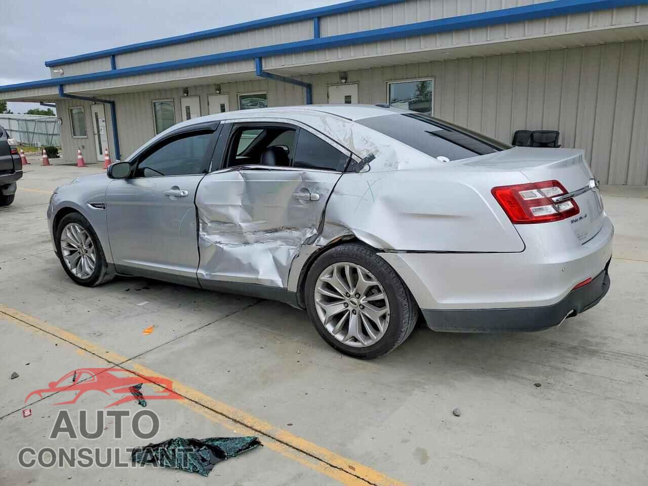 FORD TAURUS 2017 - 1FAHP2F82HG119197
