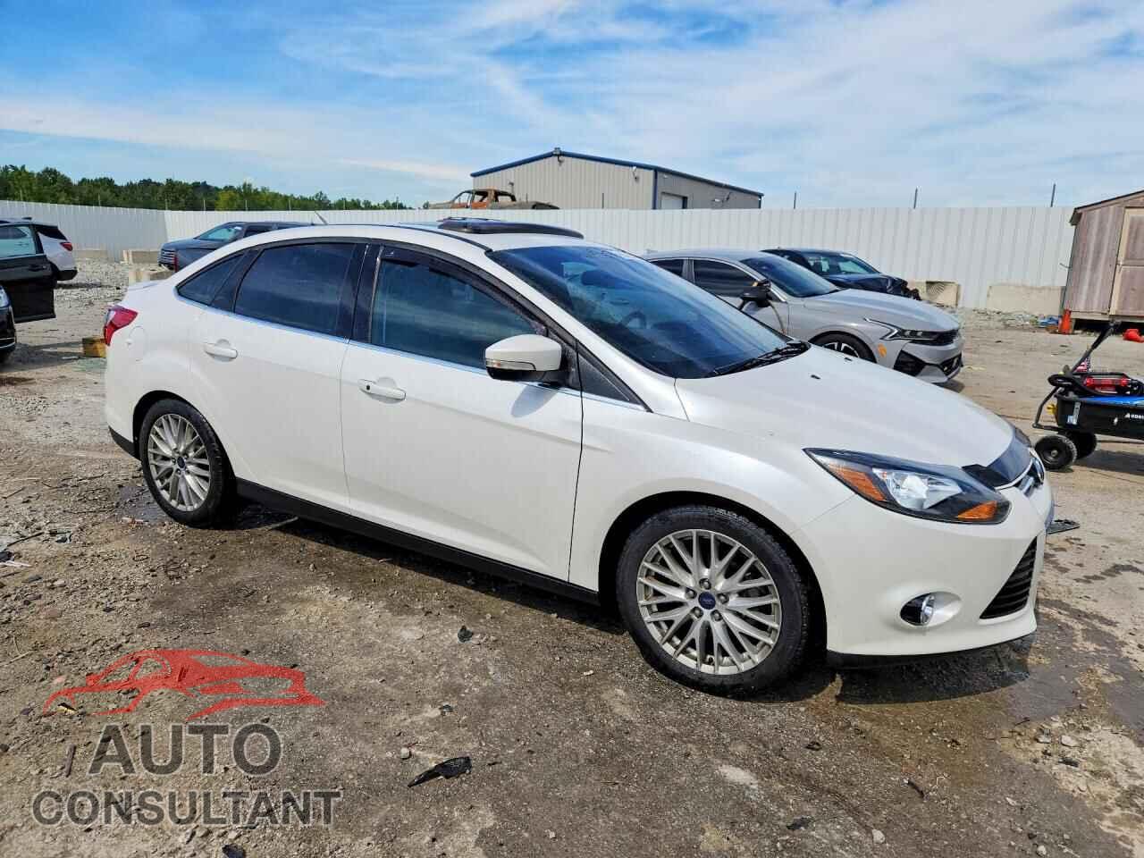 FORD FOCUS 2014 - 1FADP3J2XEL405082