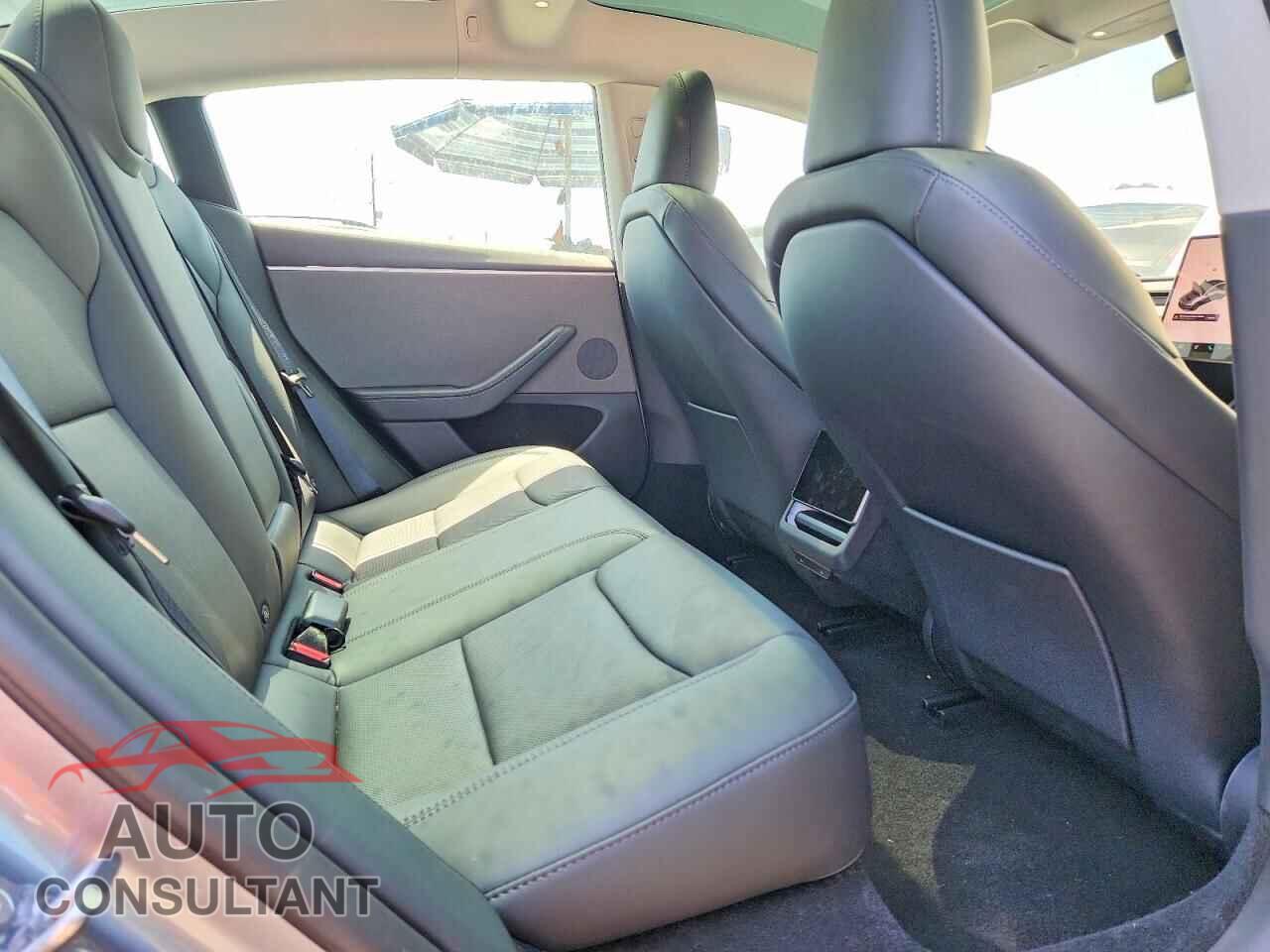TESLA MODEL 3 2025 - 5YJ3E1EA5SF079403