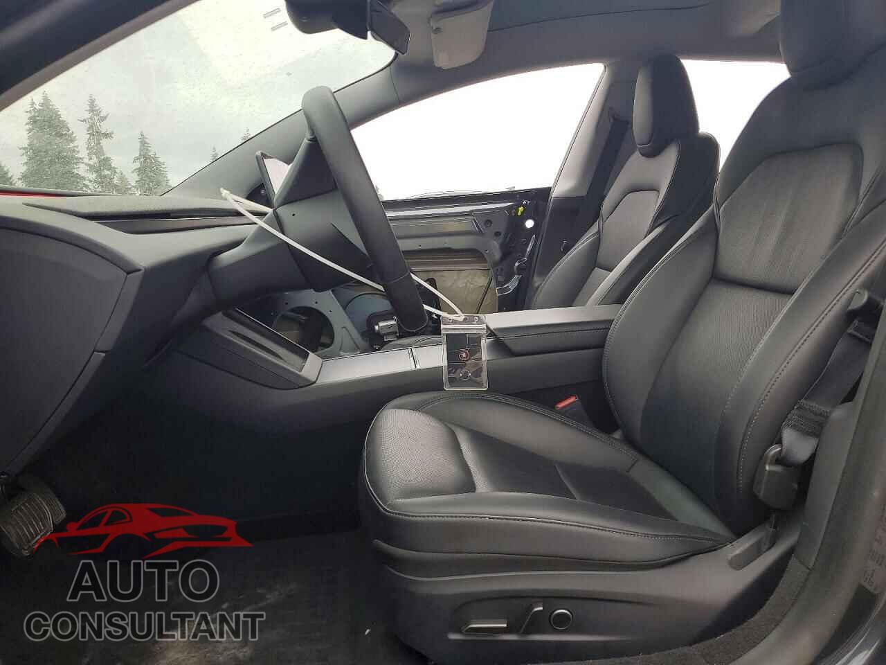 TESLA MODEL 3 2024 - 5YJ3E1EA7RF725812