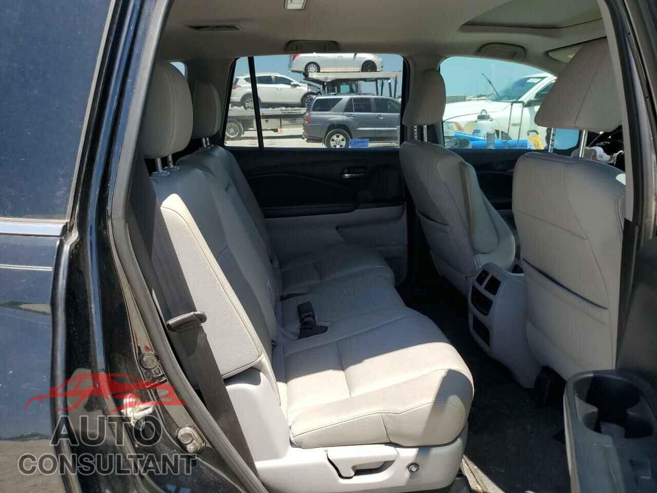HONDA PILOT 2017 - 5FNYF6H54HB007566