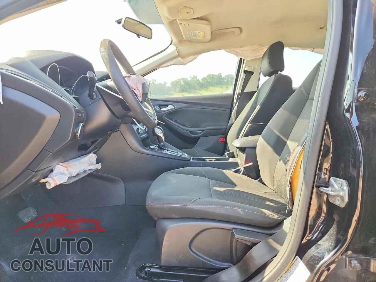 FORD FOCUS 2017 - 1FADP3F25HL205885