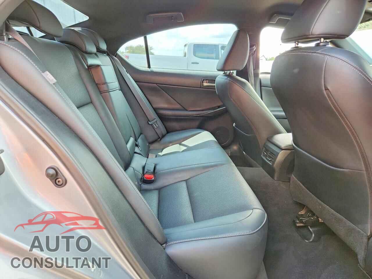 LEXUS IS 2021 - JTHAA1D29M5112502
