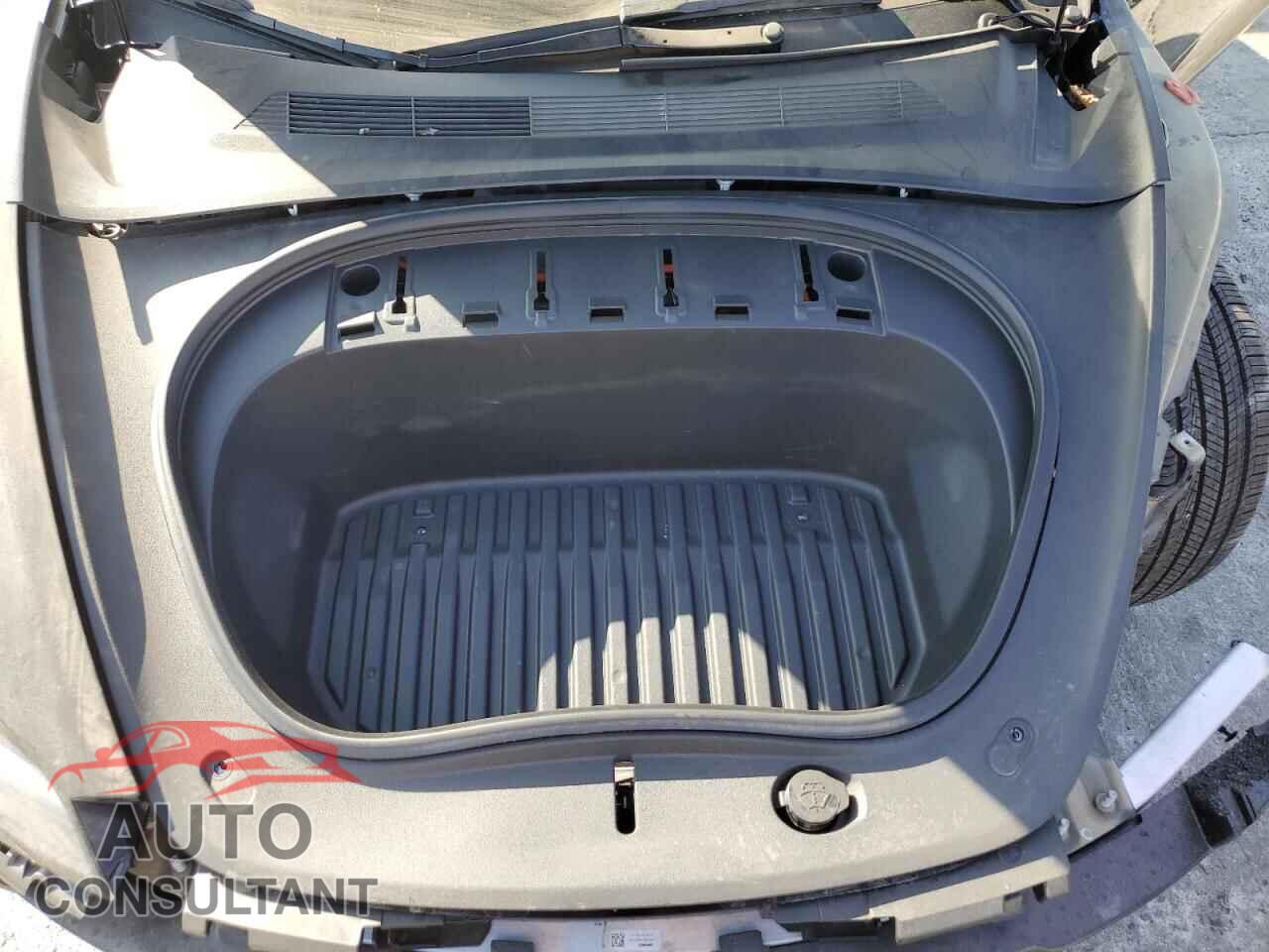 TESLA MODEL 3 2024 - 5YJ3E1EAXRF740336