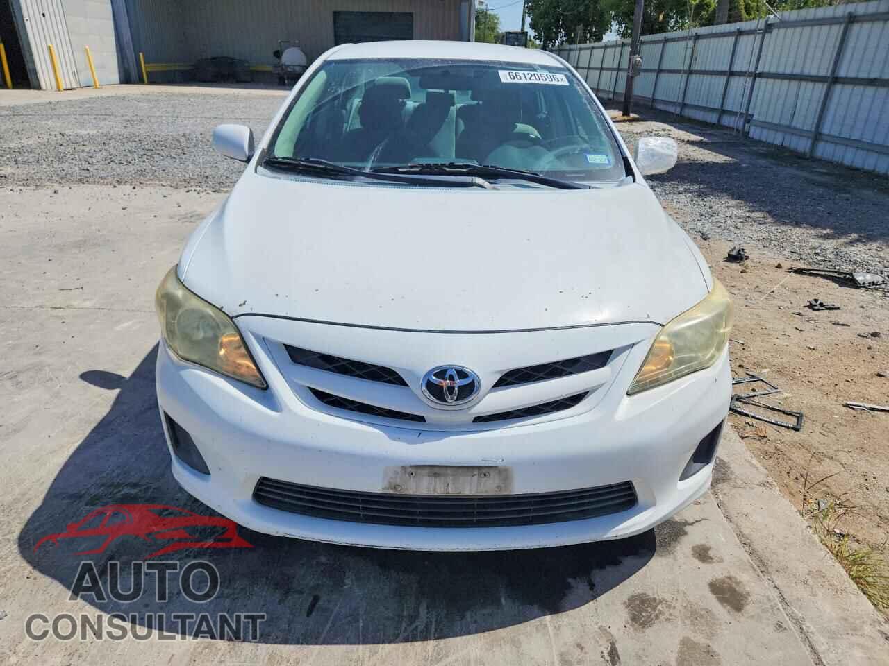 TOYOTA COROLLA 2011 - 2T1BU4EEXBC588877