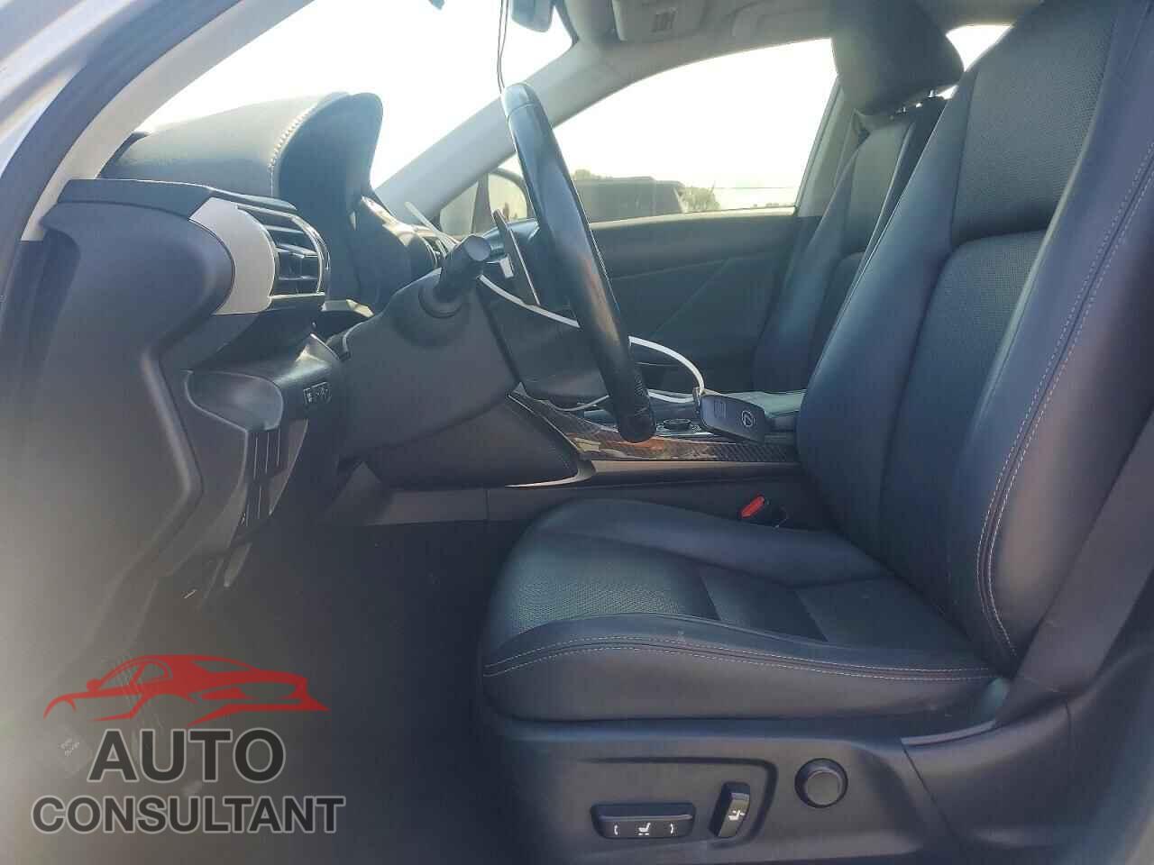 LEXUS IS 2015 - JTHCF1D23F5028849